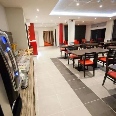 Brit Confort Hotel 3*