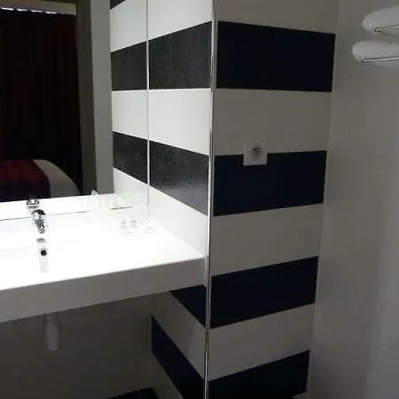 Hotel Brit Confort 3*