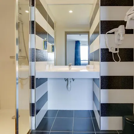 Hotel Brit Confort 3*