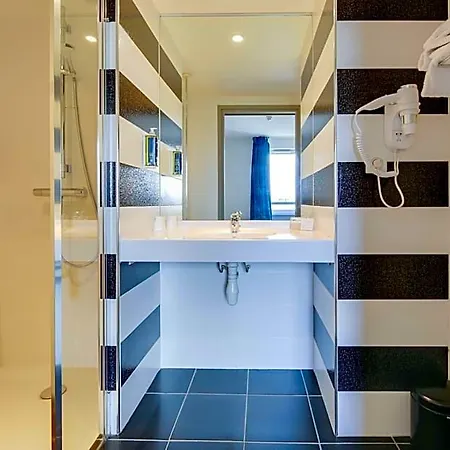 Hotel Brit Confort 3*