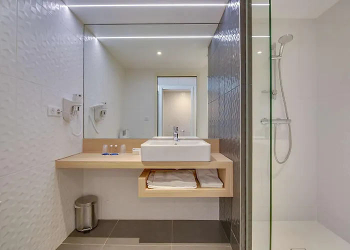 Hotel Brit Confort 3*