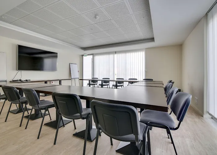 Hotel Brit Confort 3*